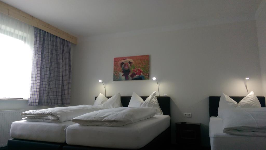 Gaestehaus Zum Steirischen Kuss Aich  Extérieur photo