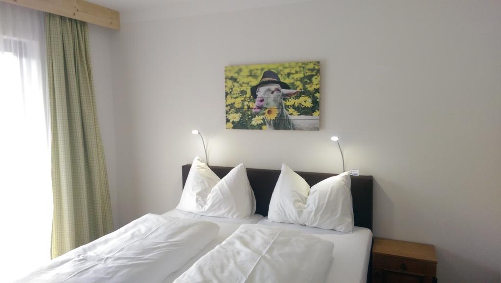 Gaestehaus Zum Steirischen Kuss Aich  Chambre photo